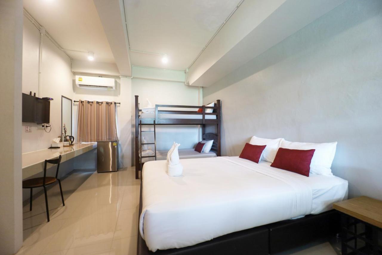 Pugdee Hotel Lang Suan Quarto foto
